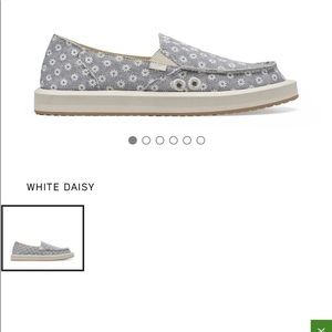 Donna St Daisy Sanuk, size 6.